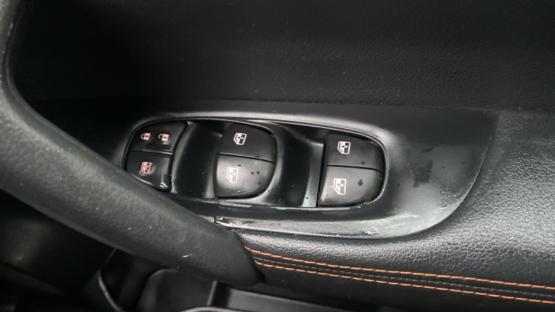 Nissan Qashqai 1.3 DiG-T N-Motion 5dr Petrol Hatchback